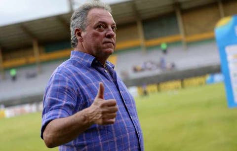 Jornalista diz que gostaria de ver Abelão no comando técnico de rival