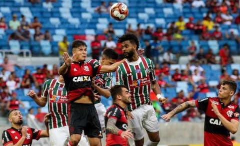 Comentarista elogia organização tática do Fluminense: