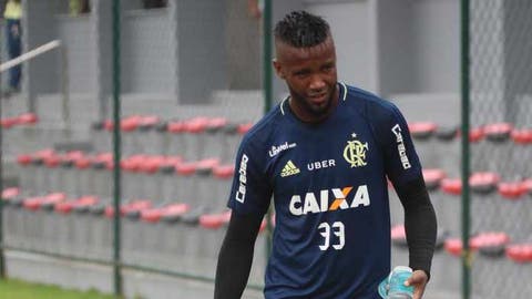 Jornalista diz que medo da torcida fez presidente do Fluminense desistir de Rafael Vaz