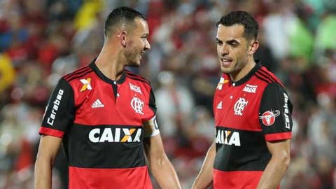 Flamengo deve ter volta de zagueiro contra o Fluminense