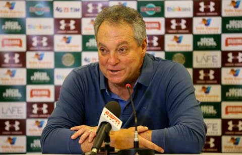 Atrás de um meia, técnico do Flu confirma que desejava meia do Palmeiras