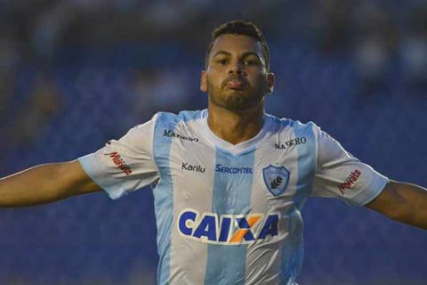Especulado no Fluminense, atacante recebe proposta do Sport