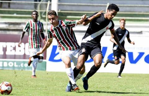 Fluminense condena publicamente agressão verbal de torcedores a assessora do Vasco