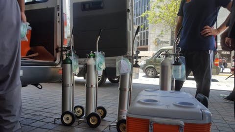 Flu se equipa com cilindros de oxigênio para partida em Potosí