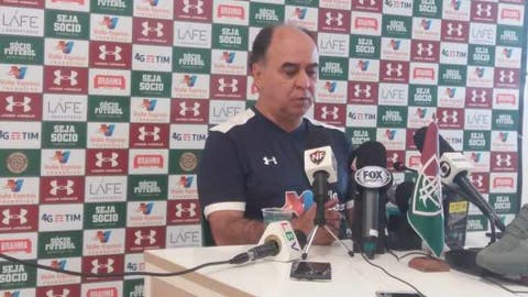 Marcelo Oliveira anuncia fim do esquema com três zagueiros no Fluminense