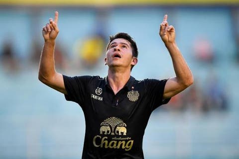 Osvaldo Ex-Fluminense se destaca em vitória do Buriram na Tailândia