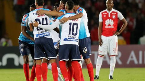 Com intervenções do árbitro de vídeo, Junior Barranquilla sai na frente contra o Santa Fé