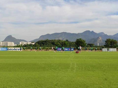 Fluminense tem manhã de treino para jogadores que não foram a Colômbia