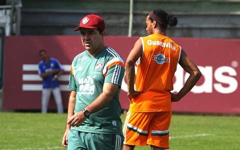 Técnico com duas passagens pelo Flu, Enderson Moreira é anunciado por rival