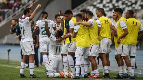 Mário Bittencourt sai em defesa do elenco do Fluminense