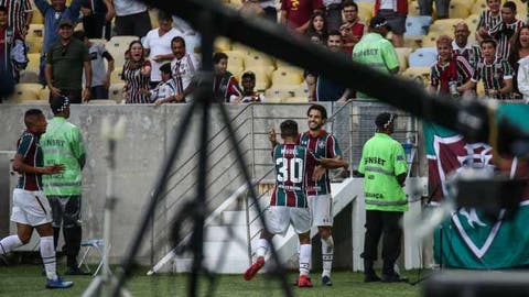 Volante que sai para o jogo, Hudson analisa esquema do Fluminense com Odair