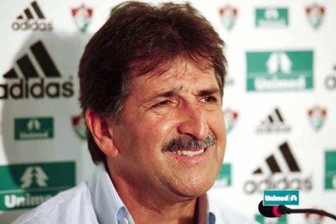 Ex-técnico do Flu comenta possível ajuste no Brasileiro e dificuldades dos clubes com patrocinadores