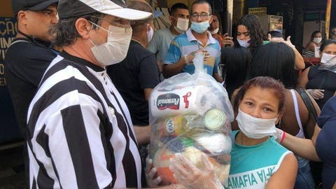 Flu e Bota entram em ação contra fome nas favelas; Fla ajuda ambulantes do Maracanã