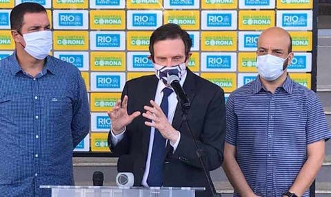 Prefeito Crivella diz que clubes não estão liberados para voltar a treinar no Rio