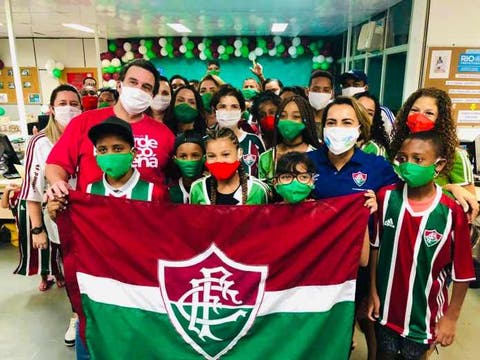 Fluminense realiza doação de cestas básicas na Zona Oeste