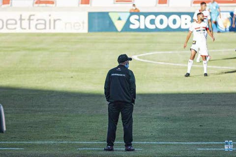 Após vitória na Série B, técnico do Figueirense destaca confiança antes de encarar o Flu