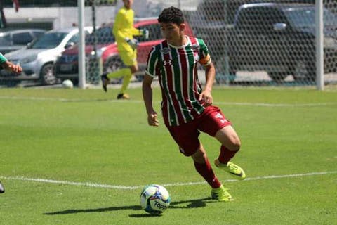 Fluminense está perto de renovar com zagueiro promessa da base
