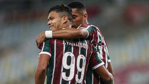 Em Portugal, Evanilson leva melhor no duelo de ex-tricolores com Marcos Paulo