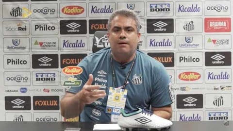 Santos formaliza reclamação na CBF de arbitragem do jogo com o Flu