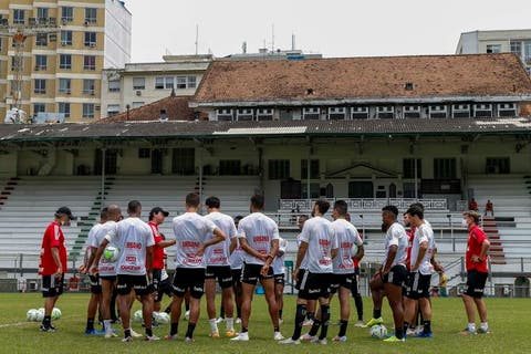 São Paulo volta a treinar nas Laranjeiras