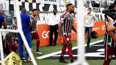 Luiz Alberto aponta Luccas Claro como um dos melhores zagueiros do Brasil