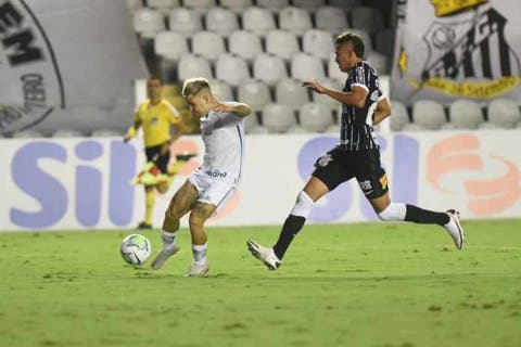 Santos tenta recuperar atacante para o jogo contra o Fluminense