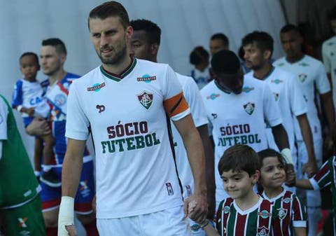 Ex-zagueiro tricolor, Henrique deve voltar ao futebol brasileiro