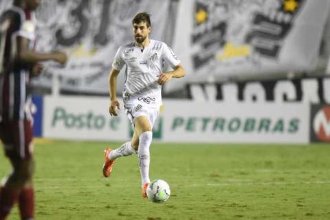 Santos perde zagueiro titular para o jogo contra o Fluminense