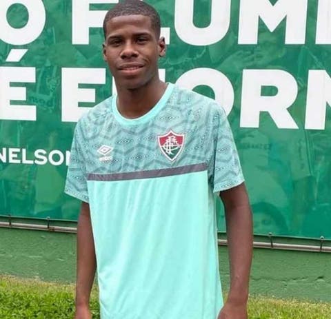 Fluminense contrata volante com passagens pelas bases de Inter e Vasco