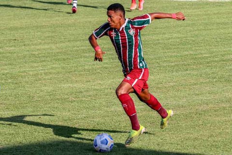 Lateral tricolor projeta duelo do Brasileiro sub-17 com o Santos