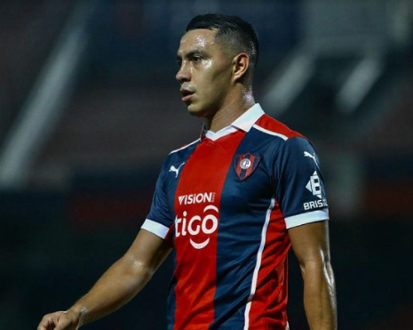 Antes de encarar o Flu, jogador importante do Cerro recebe proposta de clube árabe