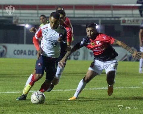 Cerro Porteño divulga lista de relacionados para jogo com o Flu