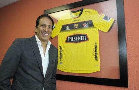 Em nova função, ex-goleiro Cevallos reaparece no caminho do Flu na Libertadores