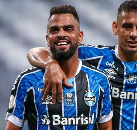 Ex-Flu, Maicon revela estar de saída do Grêmio