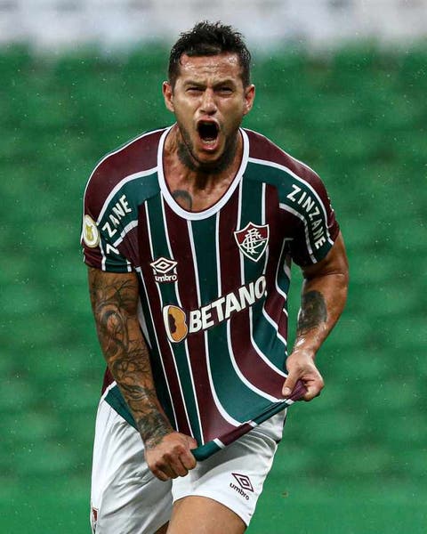 À distância, Bobadilla posta foto vendo jogo do Fluminense: