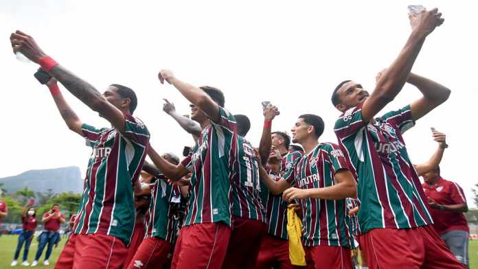 Tiroteio encerra jogo do Carioca sub-20: Times correram para se