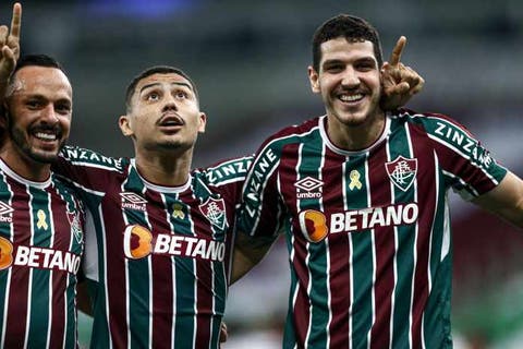 André comemora valorização e sequência no Fluminense