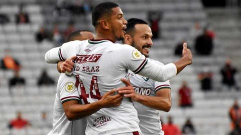 David Braz elogia trabalho no Fluminense e reforça foco em vaga na Libertadores