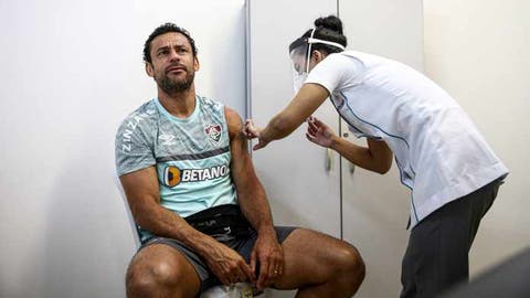 Jogadores do Fluminense são vacinados contra gripe