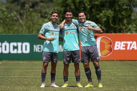 Marlon volta a figurar no elenco do Fluminense no site oficial