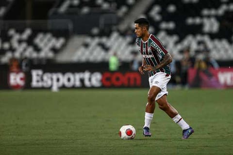 Confiante após vitórias em clássicos, Cris Silva prega humildade contra a Portuguesa