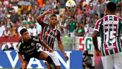 David Braz revela por que pediu para sair contra o Santos