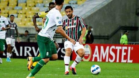 Fluminense avalia possibilidade de renovar com Fred até o fim do ano