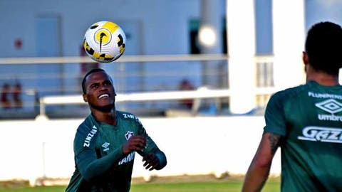 Jhon Arias celebra bom início de temporada e evolução no Fluminense