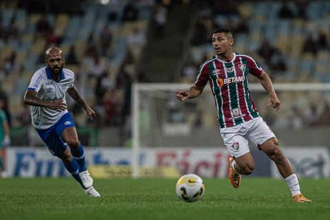 Fluminense está por detalhes de acertar renovações com Yago e André