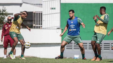 Confortável na lateral, Caio Paulista comenta chance de herdar vaga de Luiz Henrique