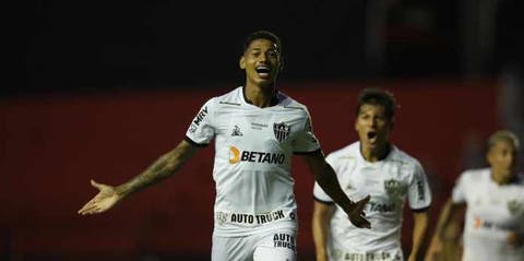 Marrony assina contrato com o Fluminense e anúncio será ainda nesta quinta, diz repórter