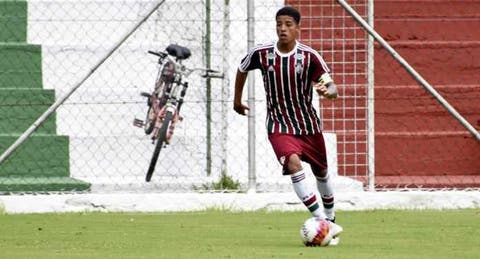 Botafogo faz proposta para comprar meia revelado pelo Fluminense