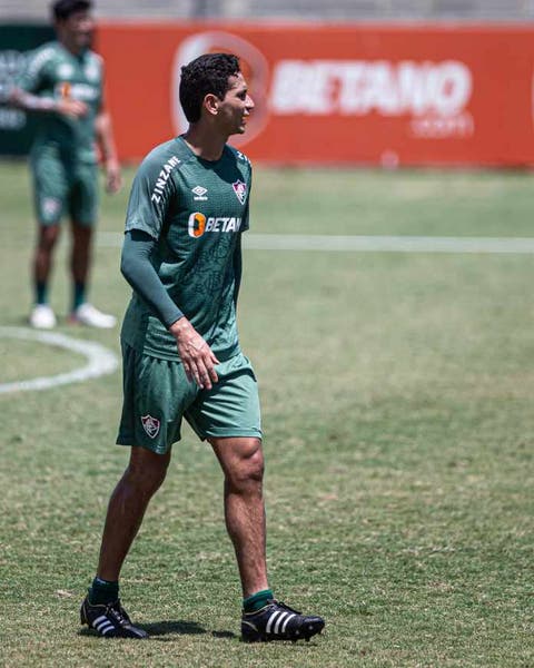 Fluminense deverá entrar em campo com quatro titulares pendurados