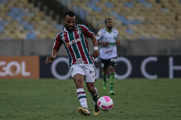 Após terceira derrota seguida, Samuel Xavier rechaça relaxamento no Flu